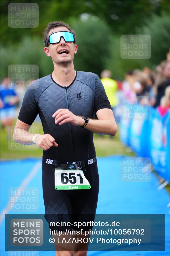 30.08.2026 - Elbe Triathlon Hamburg LAZAROV Photography http://msf.ph/oto/10056792 30.08.2026 11:13:15 Ziel 611, 651, 750 meine-sportfotos.de