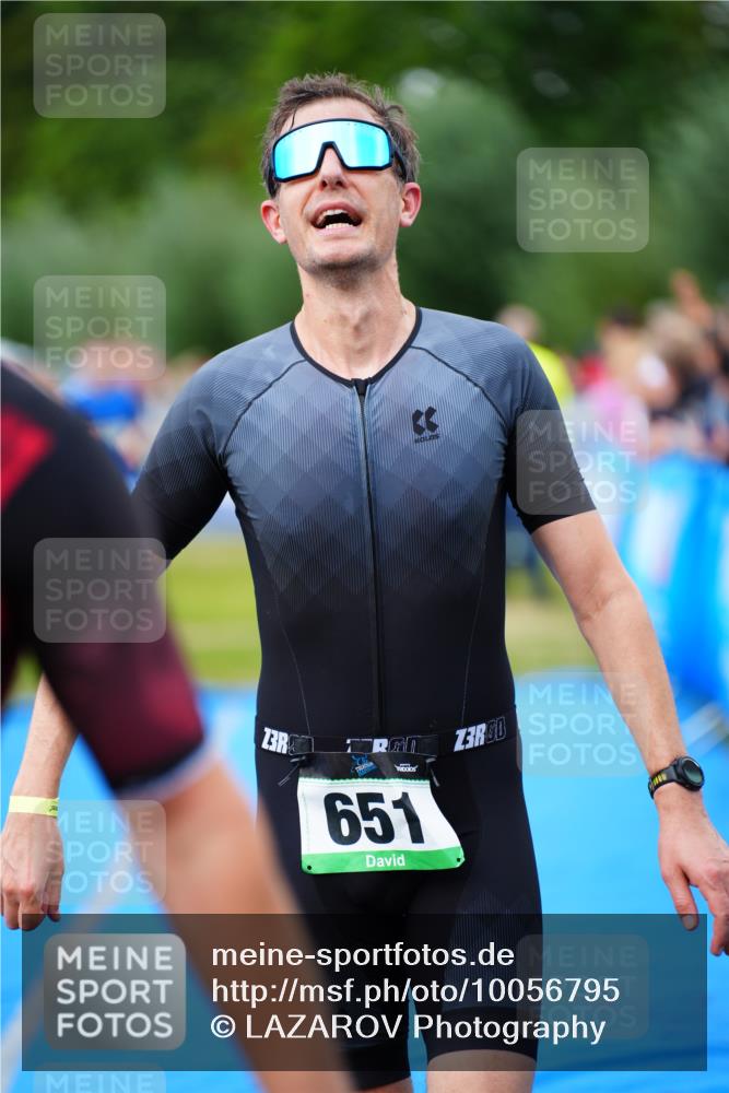 30.08.2026 - Elbe Triathlon Hamburg LAZAROV Photography http://msf.ph/oto/10056795 30.08.2026 11:13:15 Ziel 611, 651, 750 meine-sportfotos.de
