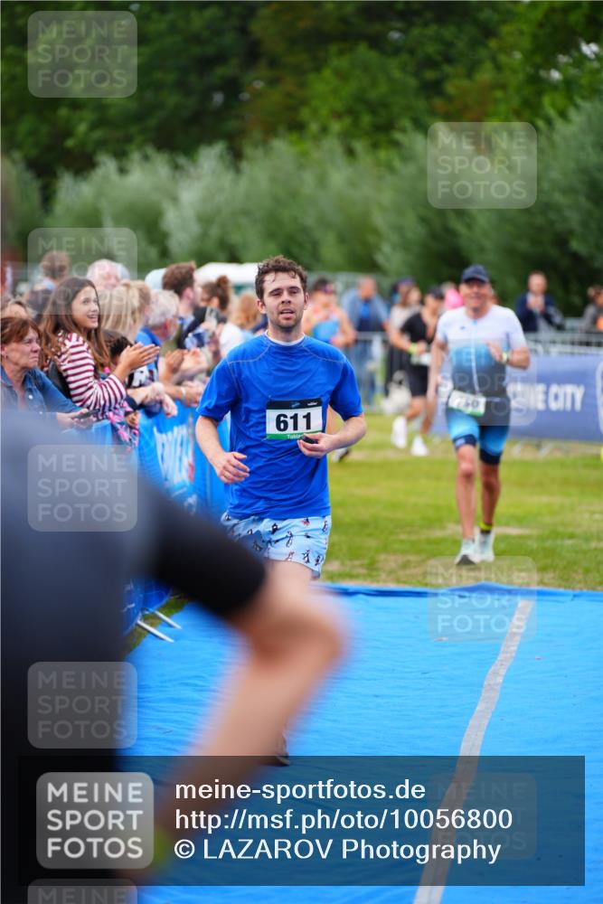 30.08.2026 - Elbe Triathlon Hamburg LAZAROV Photography http://msf.ph/oto/10056800 30.08.2026 11:13:19 Ziel 611, 750 meine-sportfotos.de