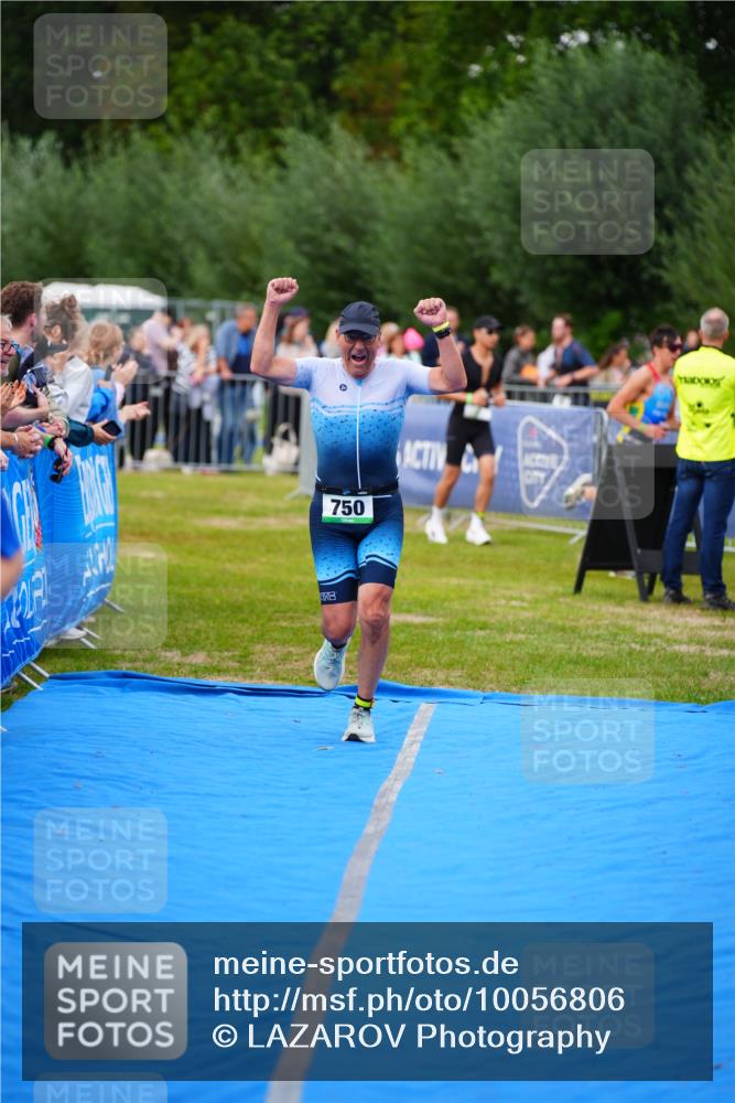 30.08.2026 - Elbe Triathlon Hamburg LAZAROV Photography http://msf.ph/oto/10056806 30.08.2026 11:13:20 Ziel 611, 750 meine-sportfotos.de