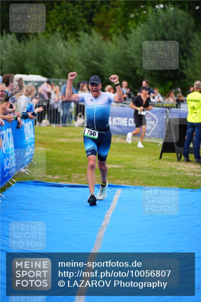 30.08.2026 - Elbe Triathlon Hamburg LAZAROV Photography http://msf.ph/oto/10056807 30.08.2026 11:13:20 Ziel 611, 750 meine-sportfotos.de