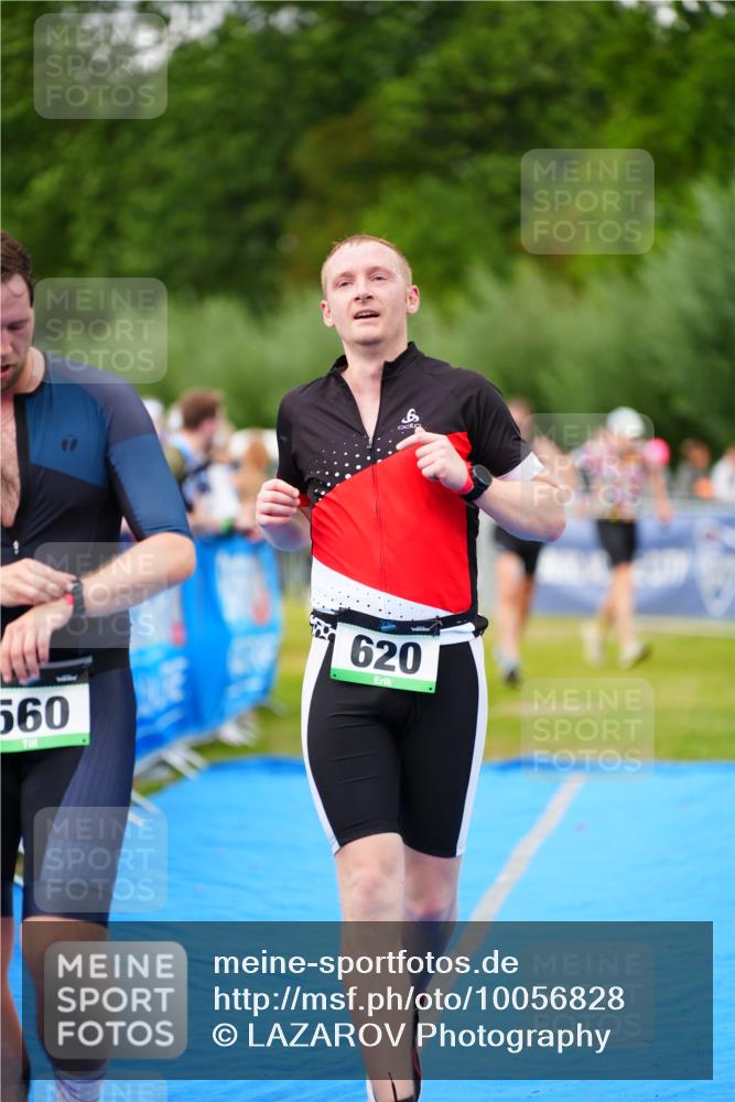 30.08.2026 - Elbe Triathlon Hamburg LAZAROV Photography http://msf.ph/oto/10056828 30.08.2026 11:13:33 Ziel 560, 598, 620, 699, 752 meine-sportfotos.de