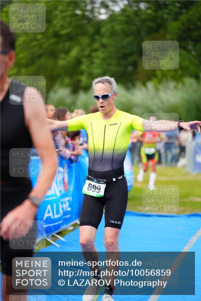 30.08.2026 - Elbe Triathlon Hamburg LAZAROV Photography http://msf.ph/oto/10056859 30.08.2026 11:13:42 Ziel 643, 699 meine-sportfotos.de