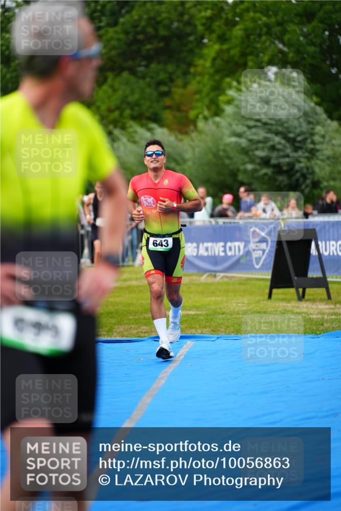 30.08.2026 - Elbe Triathlon Hamburg LAZAROV Photography http://msf.ph/oto/10056863 30.08.2026 11:13:46 Ziel 643, 724 meine-sportfotos.de