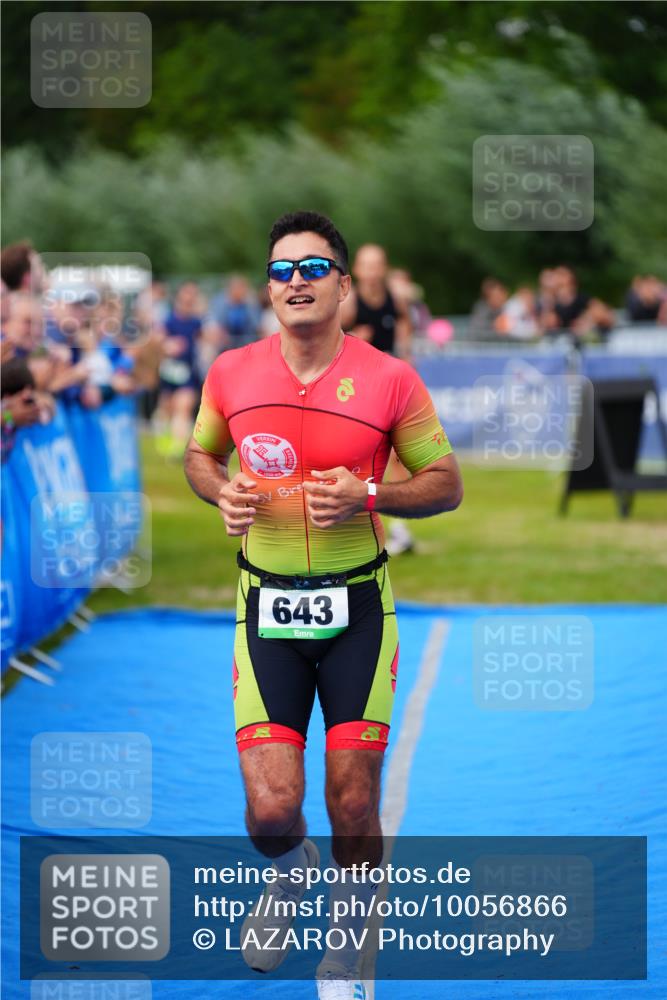30.08.2026 - Elbe Triathlon Hamburg LAZAROV Photography http://msf.ph/oto/10056866 30.08.2026 11:13:48 Ziel 643, 724 meine-sportfotos.de