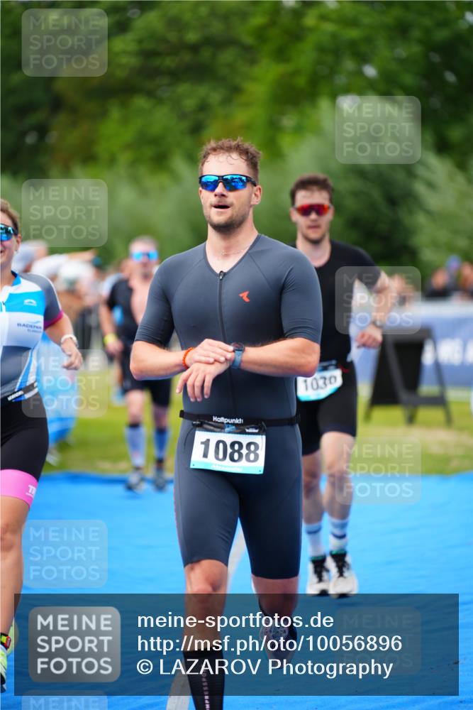 30.08.2026 - Elbe Triathlon Hamburg LAZAROV Photography http://msf.ph/oto/10056896 30.08.2026 11:13:58 Ziel 731, 869, 1030, 1088 meine-sportfotos.de