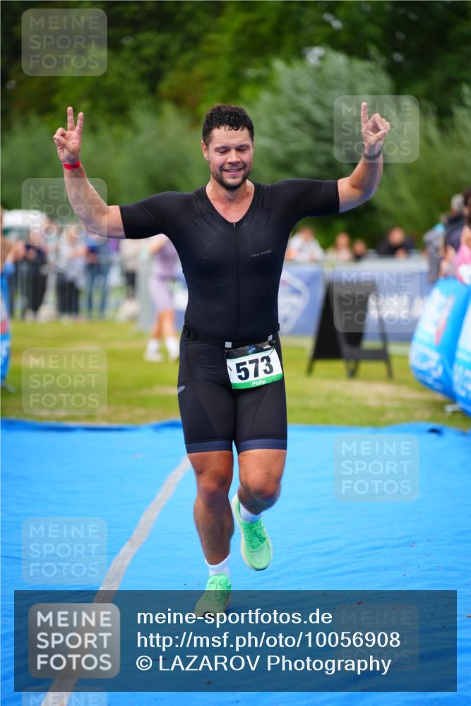 30.08.2026 - Elbe Triathlon Hamburg LAZAROV Photography http://msf.ph/oto/10056908 30.08.2026 11:14:10 Ziel 573 meine-sportfotos.de