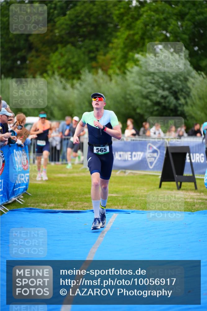 30.08.2026 - Elbe Triathlon Hamburg LAZAROV Photography http://msf.ph/oto/10056917 30.08.2026 11:14:28 Ziel 413, 565, 1114 meine-sportfotos.de