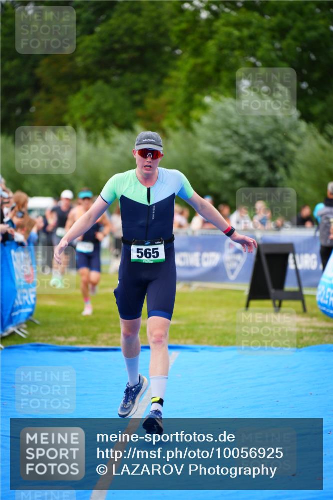 30.08.2026 - Elbe Triathlon Hamburg LAZAROV Photography http://msf.ph/oto/10056925 30.08.2026 11:14:30 Ziel 413, 565, 1054, 1114 meine-sportfotos.de