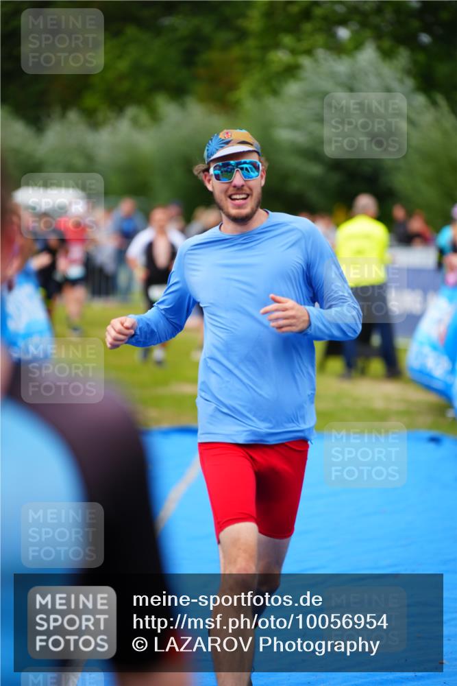 30.08.2026 - Elbe Triathlon Hamburg LAZAROV Photography http://msf.ph/oto/10056954 30.08.2026 11:14:49 Ziel 492, 500, 600, 619, 1058 meine-sportfotos.de