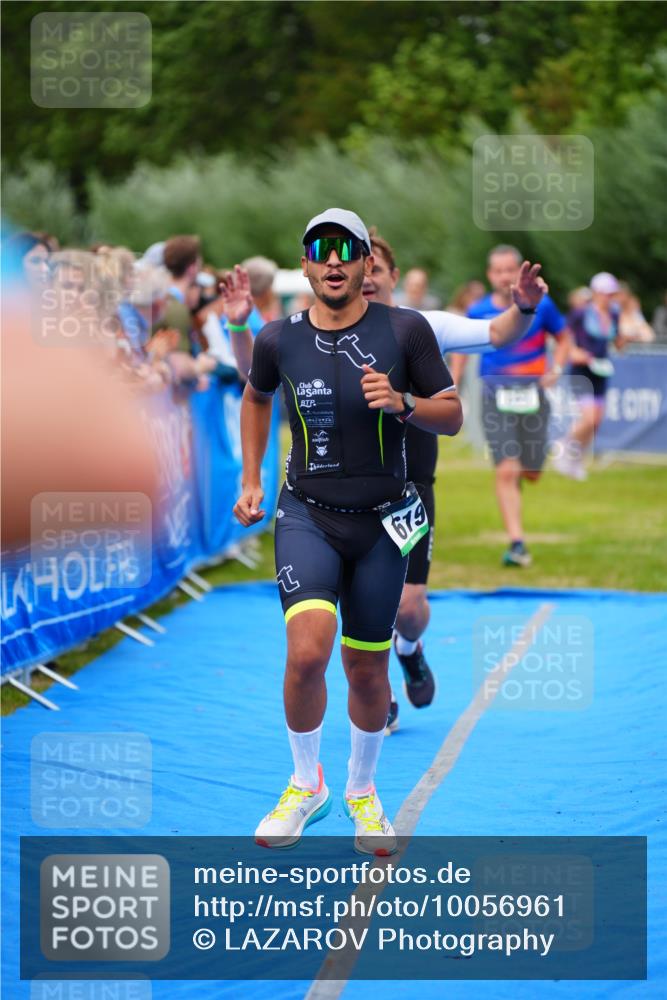 30.08.2026 - Elbe Triathlon Hamburg LAZAROV Photography http://msf.ph/oto/10056961 30.08.2026 11:14:54 Ziel 492, 500, 619 meine-sportfotos.de