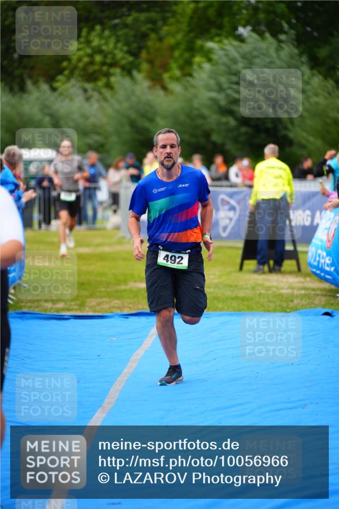 30.08.2026 - Elbe Triathlon Hamburg LAZAROV Photography http://msf.ph/oto/10056966 30.08.2026 11:14:57 Ziel 492, 500, 619 meine-sportfotos.de