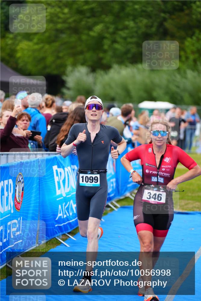30.08.2026 - Elbe Triathlon Hamburg LAZAROV Photography http://msf.ph/oto/10056998 30.08.2026 11:15:09 Ziel 346, 636, 1099 meine-sportfotos.de
