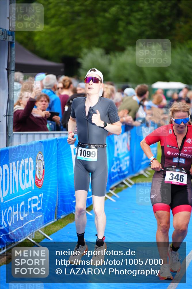 30.08.2026 - Elbe Triathlon Hamburg LAZAROV Photography http://msf.ph/oto/10057000 30.08.2026 11:15:09 Ziel 346, 636, 1099 meine-sportfotos.de