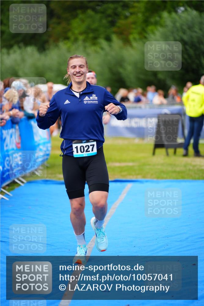 30.08.2026 - Elbe Triathlon Hamburg LAZAROV Photography http://msf.ph/oto/10057041 30.08.2026 11:15:39 Ziel 1027, 1047, 1056, 1080 meine-sportfotos.de