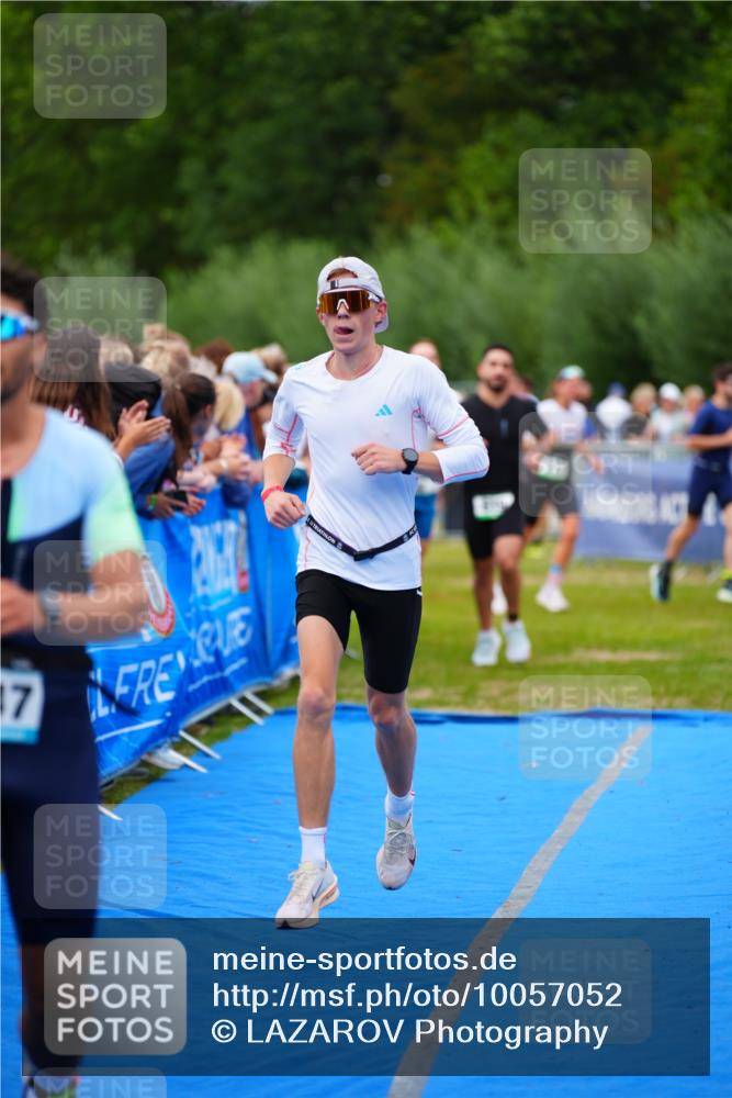 30.08.2026 - Elbe Triathlon Hamburg LAZAROV Photography http://msf.ph/oto/10057052 30.08.2026 11:15:46 Ziel 639, 650, 994, 1032, 1047, 1056, 1057, 1204 meine-sportfotos.de