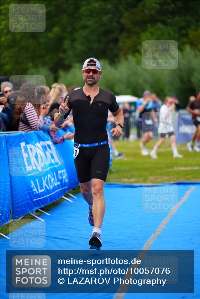 30.08.2026 - Elbe Triathlon Hamburg LAZAROV Photography http://msf.ph/oto/10057076 30.08.2026 11:16:05 Ziel 1211 meine-sportfotos.de