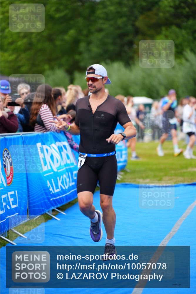 30.08.2026 - Elbe Triathlon Hamburg LAZAROV Photography http://msf.ph/oto/10057078 30.08.2026 11:16:06 Ziel 1211 meine-sportfotos.de