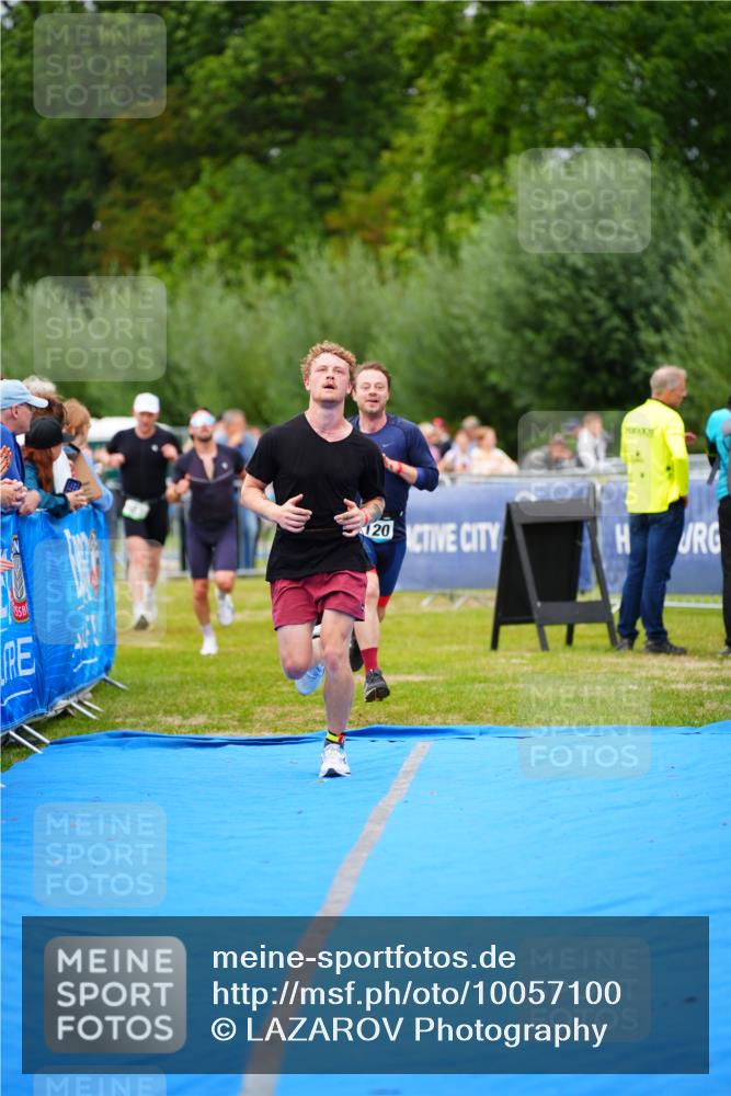 30.08.2026 - Elbe Triathlon Hamburg LAZAROV Photography http://msf.ph/oto/10057100 30.08.2026 11:16:21 Ziel 537, 623, 1120, 1140 meine-sportfotos.de