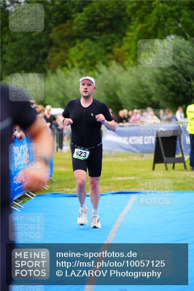 30.08.2026 - Elbe Triathlon Hamburg LAZAROV Photography http://msf.ph/oto/10057125 30.08.2026 11:16:28 Ziel 623, 1000, 1140 meine-sportfotos.de