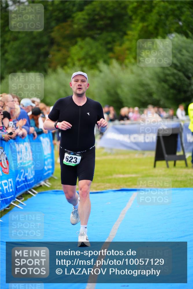 30.08.2026 - Elbe Triathlon Hamburg LAZAROV Photography http://msf.ph/oto/10057129 30.08.2026 11:16:28 Ziel 623, 1000, 1140 meine-sportfotos.de