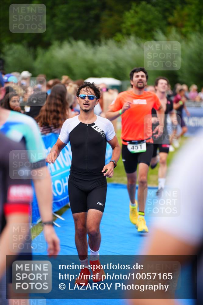 30.08.2026 - Elbe Triathlon Hamburg LAZAROV Photography http://msf.ph/oto/10057165 30.08.2026 11:17:08 Ziel 451, 526, 631, 1004, 1028 meine-sportfotos.de