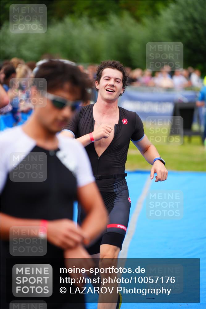 30.08.2026 - Elbe Triathlon Hamburg LAZAROV Photography http://msf.ph/oto/10057176 30.08.2026 11:17:12 Ziel 451, 791, 1004, 1028 meine-sportfotos.de
