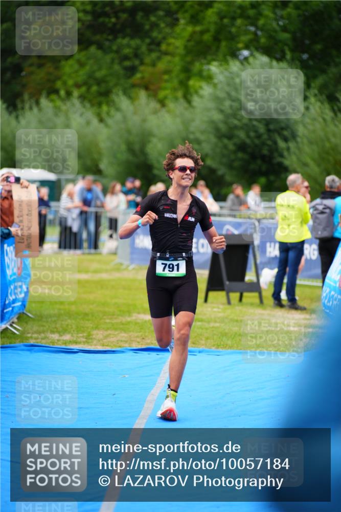 30.08.2026 - Elbe Triathlon Hamburg LAZAROV Photography http://msf.ph/oto/10057184 30.08.2026 11:17:17 Ziel 791 meine-sportfotos.de