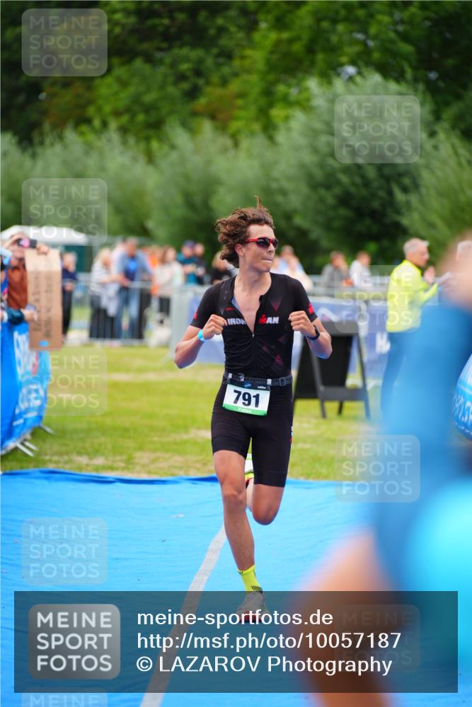 30.08.2026 - Elbe Triathlon Hamburg LAZAROV Photography http://msf.ph/oto/10057187 30.08.2026 11:17:18 Ziel 791 meine-sportfotos.de