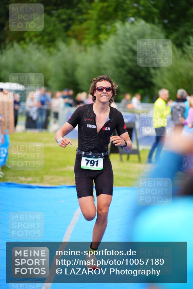 30.08.2026 - Elbe Triathlon Hamburg LAZAROV Photography http://msf.ph/oto/10057189 30.08.2026 11:17:18 Ziel 791 meine-sportfotos.de