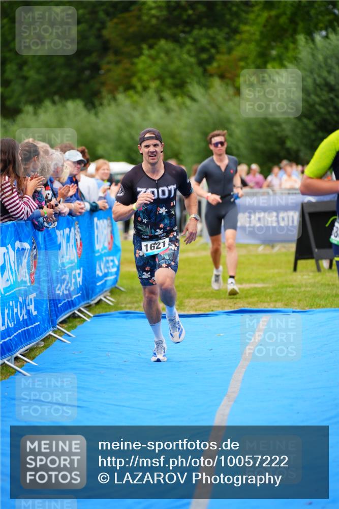 30.08.2026 - Elbe Triathlon Hamburg LAZAROV Photography http://msf.ph/oto/10057222 30.08.2026 11:17:35 Ziel 579, 580, 1148, 1621 meine-sportfotos.de
