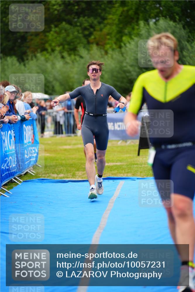 30.08.2026 - Elbe Triathlon Hamburg LAZAROV Photography http://msf.ph/oto/10057231 30.08.2026 11:17:37 Ziel 579, 580, 1148, 1621 meine-sportfotos.de