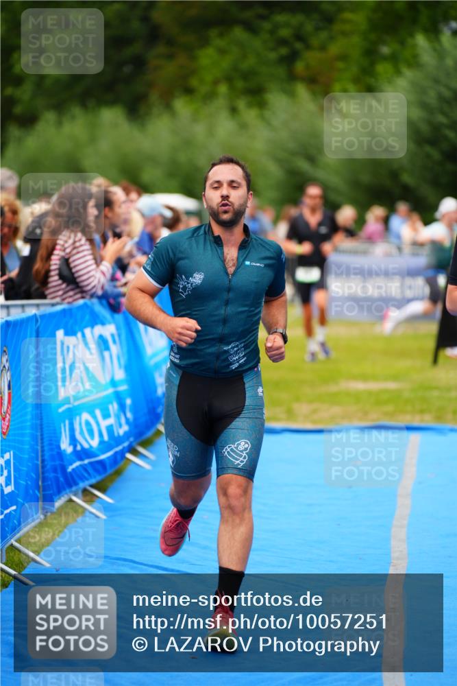 30.08.2026 - Elbe Triathlon Hamburg LAZAROV Photography http://msf.ph/oto/10057251 30.08.2026 11:17:50 Ziel 441, 1066, 1359 meine-sportfotos.de