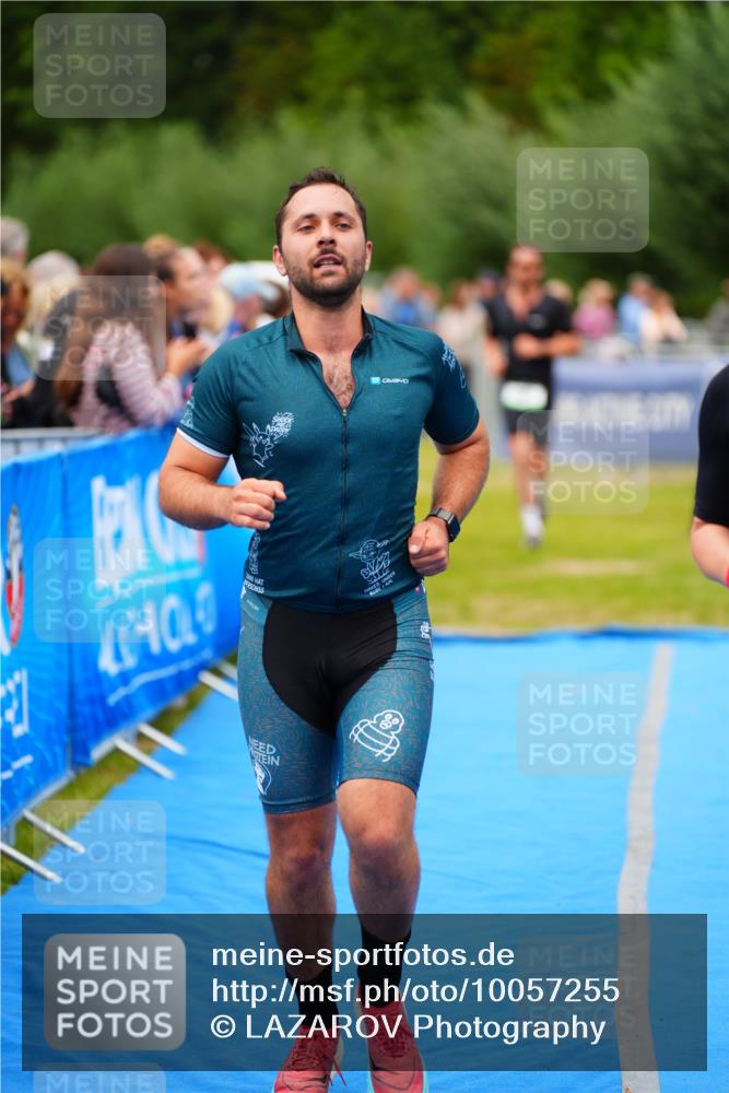 30.08.2026 - Elbe Triathlon Hamburg LAZAROV Photography http://msf.ph/oto/10057255 30.08.2026 11:17:51 Ziel 441, 1066, 1359 meine-sportfotos.de