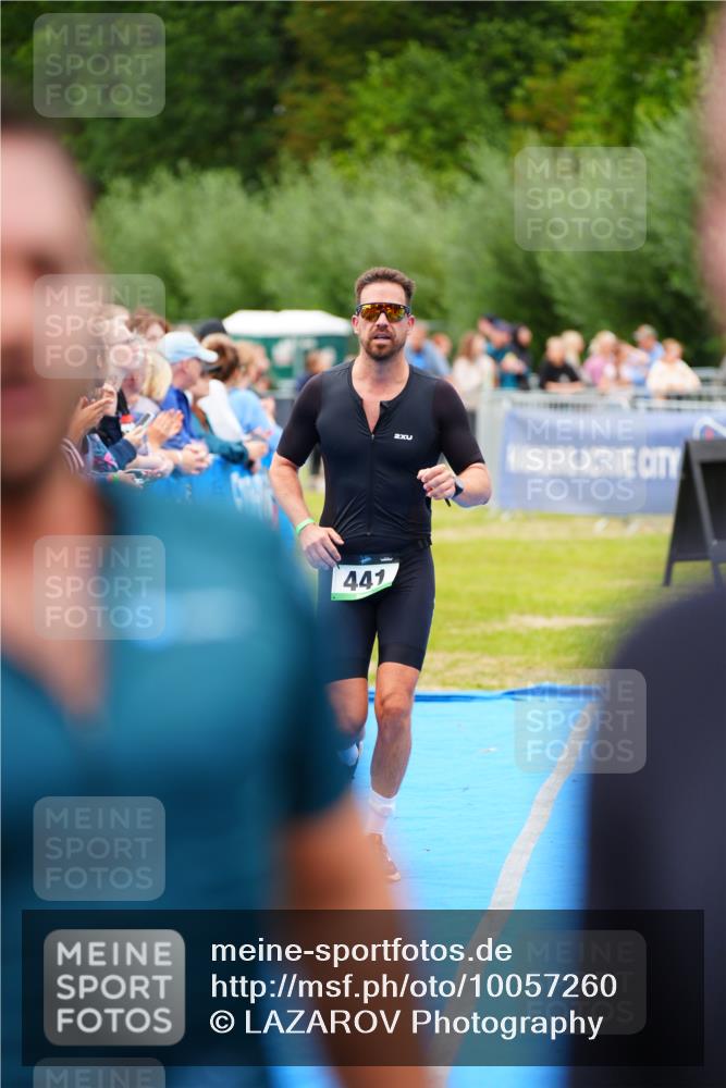 30.08.2026 - Elbe Triathlon Hamburg LAZAROV Photography http://msf.ph/oto/10057260 30.08.2026 11:17:55 Ziel 441 meine-sportfotos.de