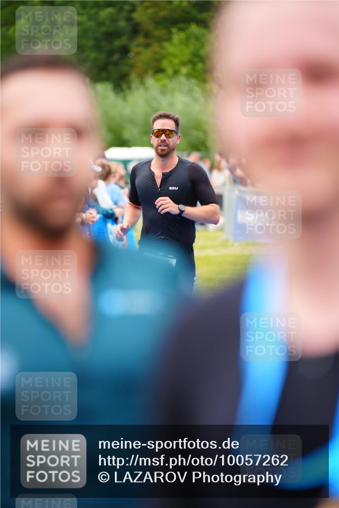 30.08.2026 - Elbe Triathlon Hamburg LAZAROV Photography http://msf.ph/oto/10057262 30.08.2026 11:17:56 Ziel 441 meine-sportfotos.de