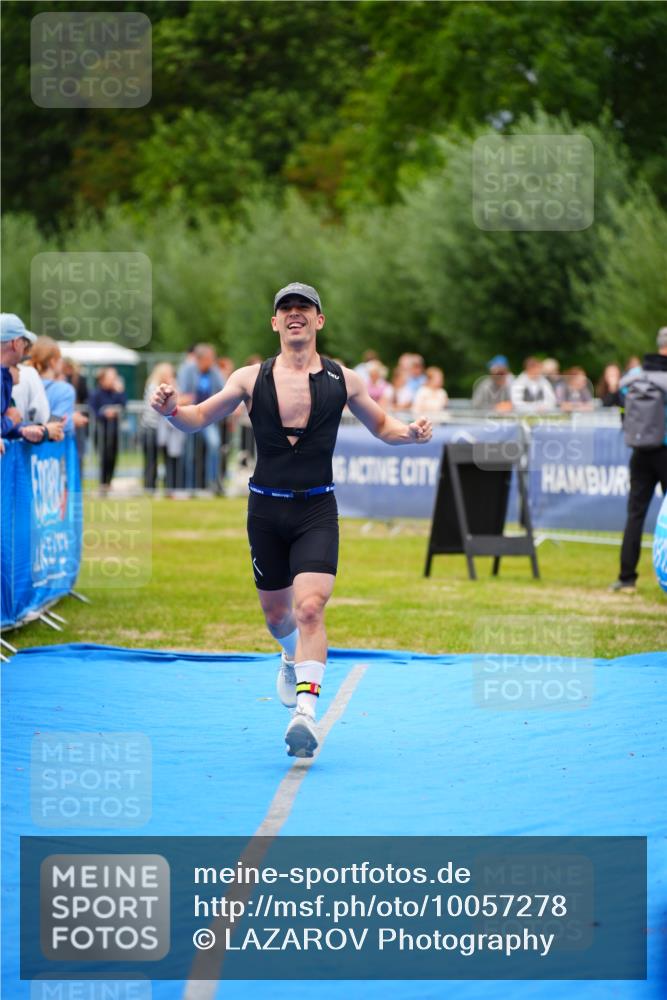 30.08.2026 - Elbe Triathlon Hamburg LAZAROV Photography http://msf.ph/oto/10057278 30.08.2026 11:18:09 Ziel 984, 1084 meine-sportfotos.de