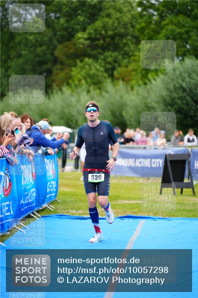 30.08.2026 - Elbe Triathlon Hamburg LAZAROV Photography http://msf.ph/oto/10057298 30.08.2026 11:18:20 Ziel 520, 548, 577, 1052 meine-sportfotos.de