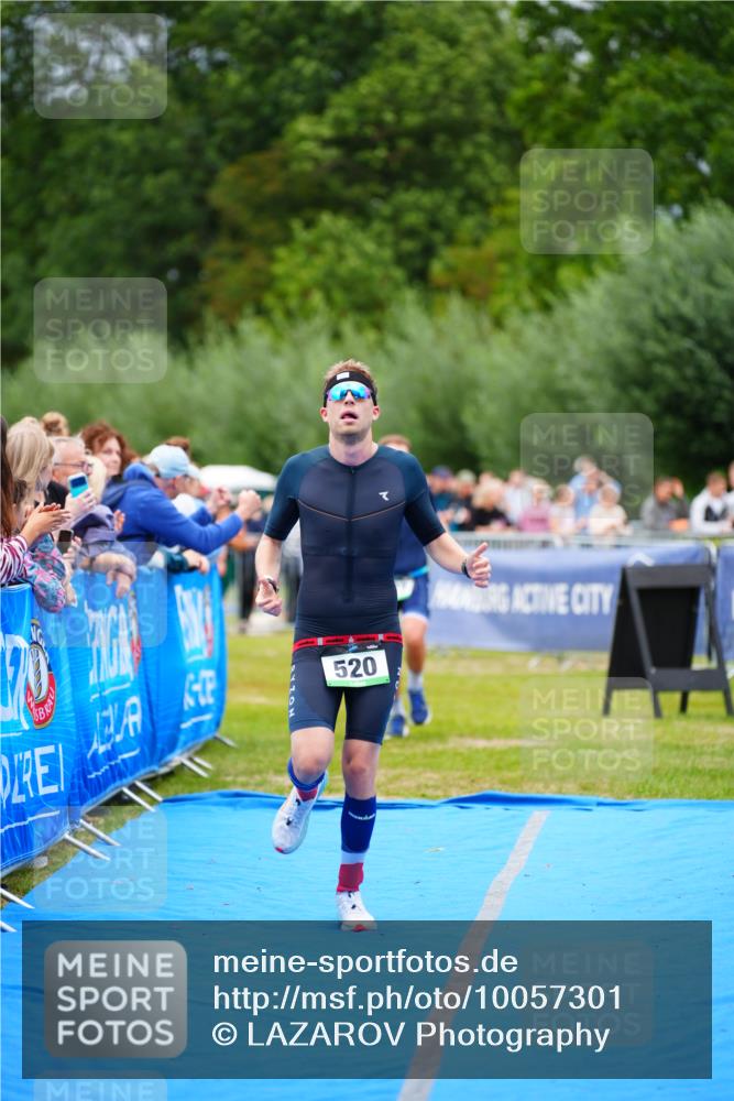 30.08.2026 - Elbe Triathlon Hamburg LAZAROV Photography http://msf.ph/oto/10057301 30.08.2026 11:18:20 Ziel 520, 548, 577, 1052 meine-sportfotos.de