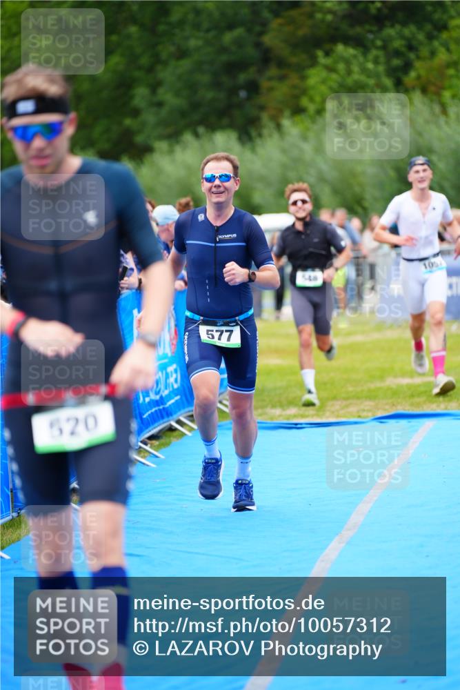 30.08.2026 - Elbe Triathlon Hamburg LAZAROV Photography http://msf.ph/oto/10057312 30.08.2026 11:18:23 Ziel 520, 548, 577, 1052 meine-sportfotos.de