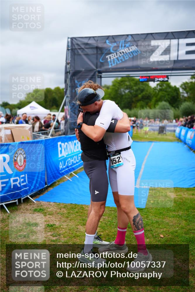 30.08.2026 - Elbe Triathlon Hamburg LAZAROV Photography http://msf.ph/oto/10057337 30.08.2026 11:18:31 Ziel 516, 1048 meine-sportfotos.de