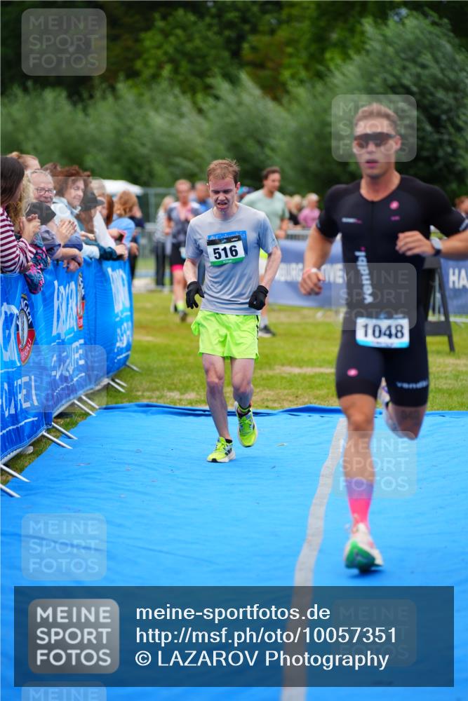 30.08.2026 - Elbe Triathlon Hamburg LAZAROV Photography http://msf.ph/oto/10057351 30.08.2026 11:18:36 Ziel 516, 1048, 1076 meine-sportfotos.de
