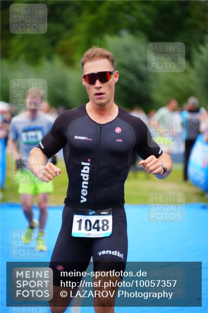 30.08.2026 - Elbe Triathlon Hamburg LAZAROV Photography http://msf.ph/oto/10057357 30.08.2026 11:18:37 Ziel 516, 1048, 1076 meine-sportfotos.de