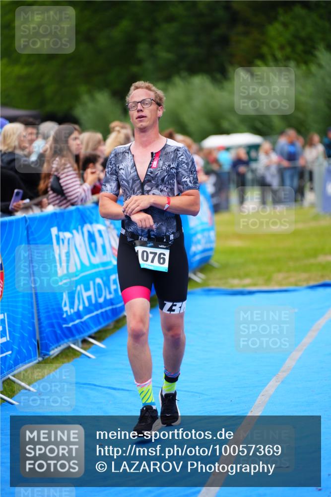 30.08.2026 - Elbe Triathlon Hamburg LAZAROV Photography http://msf.ph/oto/10057369 30.08.2026 11:18:43 Ziel 1076 meine-sportfotos.de