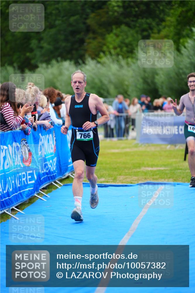 30.08.2026 - Elbe Triathlon Hamburg LAZAROV Photography http://msf.ph/oto/10057382 30.08.2026 11:18:55 Ziel 766, 1070 meine-sportfotos.de