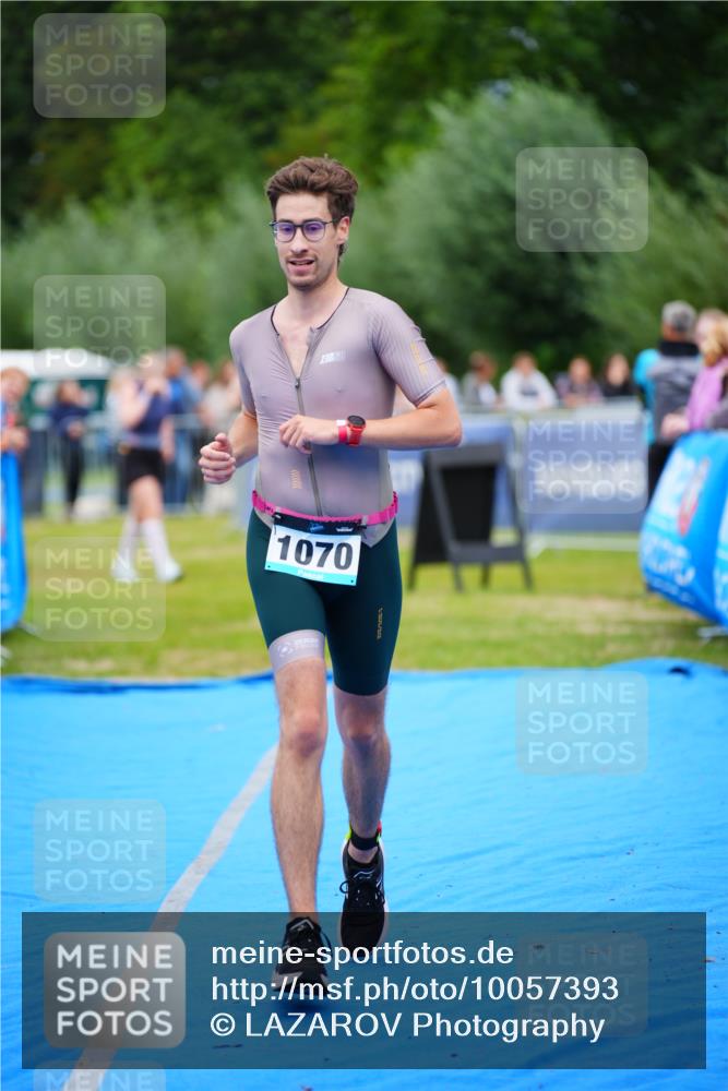 30.08.2026 - Elbe Triathlon Hamburg LAZAROV Photography http://msf.ph/oto/10057393 30.08.2026 11:18:58 Ziel 766, 1070 meine-sportfotos.de