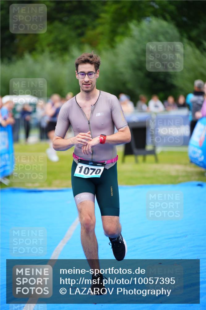 30.08.2026 - Elbe Triathlon Hamburg LAZAROV Photography http://msf.ph/oto/10057395 30.08.2026 11:18:58 Ziel 766, 1070 meine-sportfotos.de