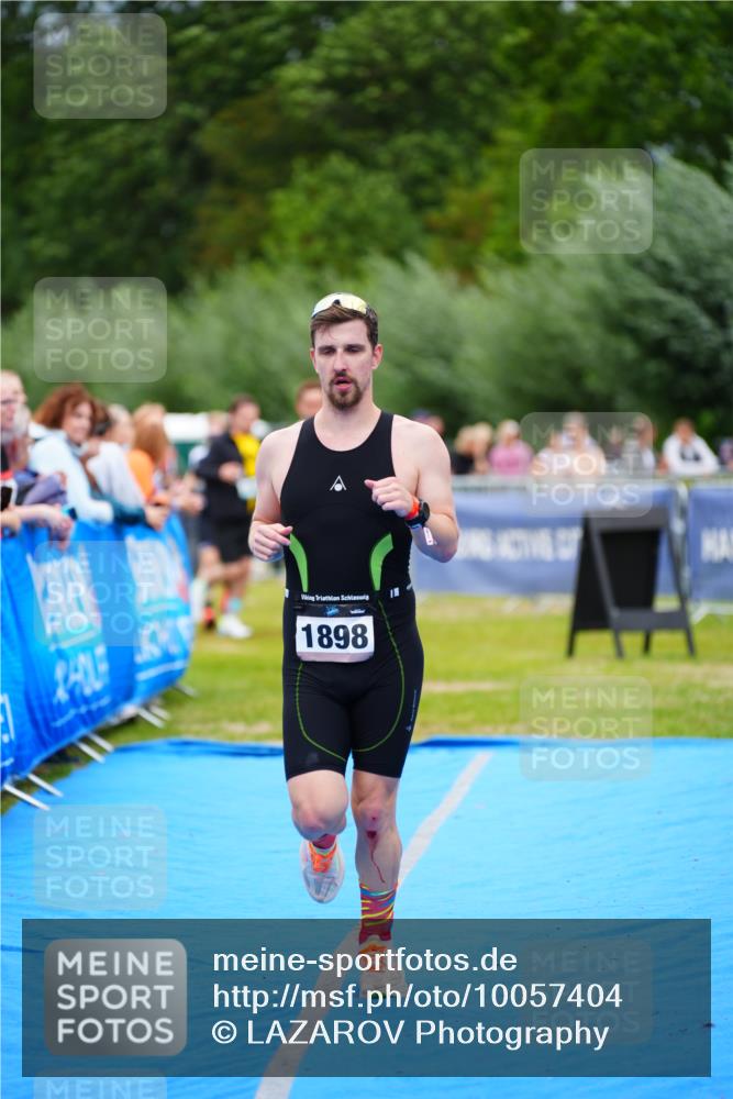 30.08.2026 - Elbe Triathlon Hamburg LAZAROV Photography http://msf.ph/oto/10057404 30.08.2026 11:19:08 Ziel 1049, 1083, 1898 meine-sportfotos.de