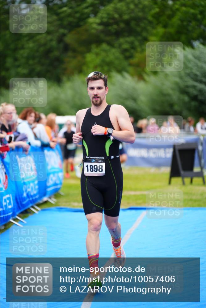 30.08.2026 - Elbe Triathlon Hamburg LAZAROV Photography http://msf.ph/oto/10057406 30.08.2026 11:19:08 Ziel 1049, 1083, 1898 meine-sportfotos.de