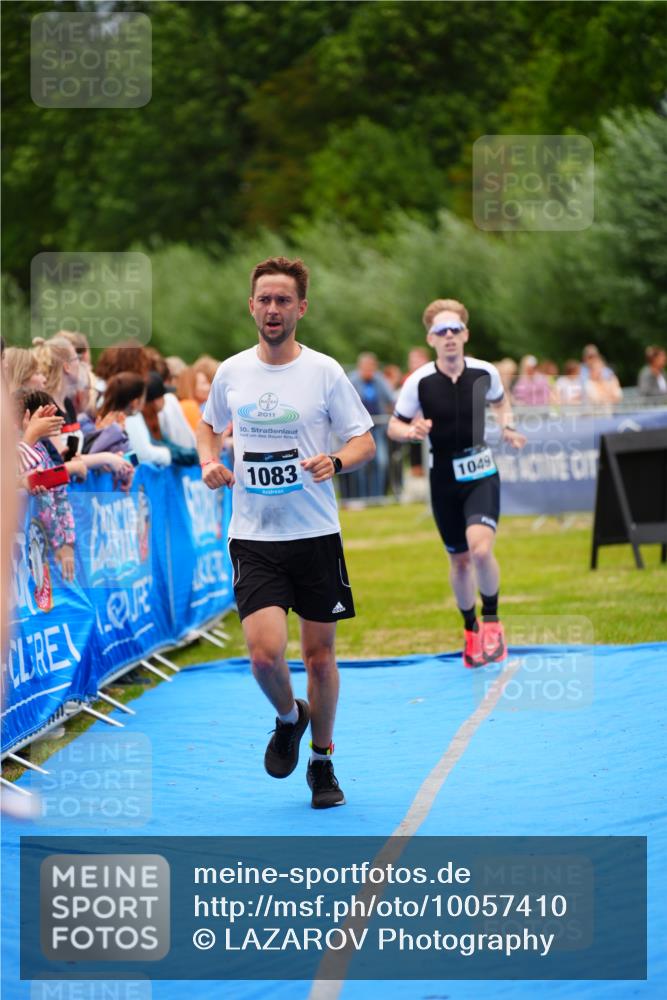 30.08.2026 - Elbe Triathlon Hamburg LAZAROV Photography http://msf.ph/oto/10057410 30.08.2026 11:19:12 Ziel 1049, 1083 meine-sportfotos.de